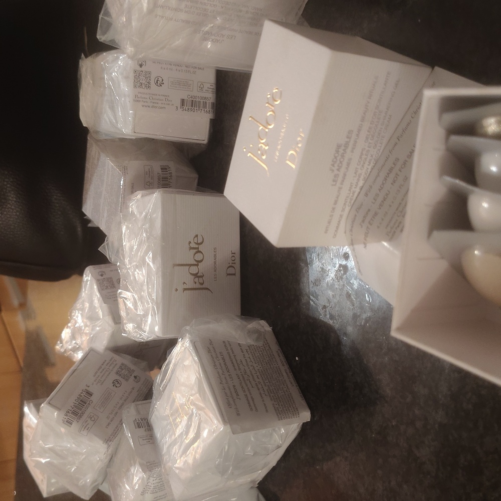 10 Dior J'adore Les Adorables White And Gold 4 Samples Box NEW - Picture 6 of 6
